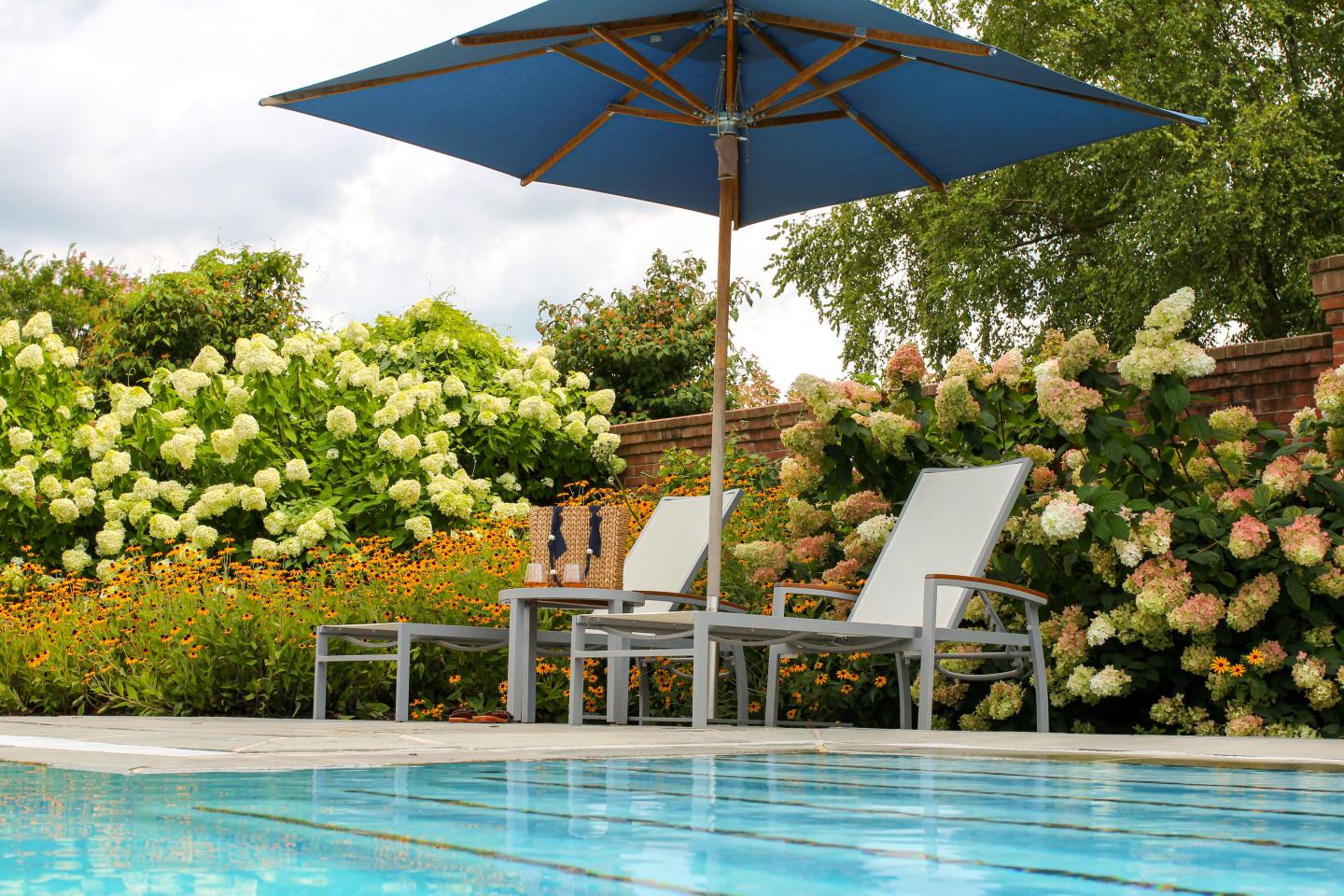 Zero Edge Swimming Pool