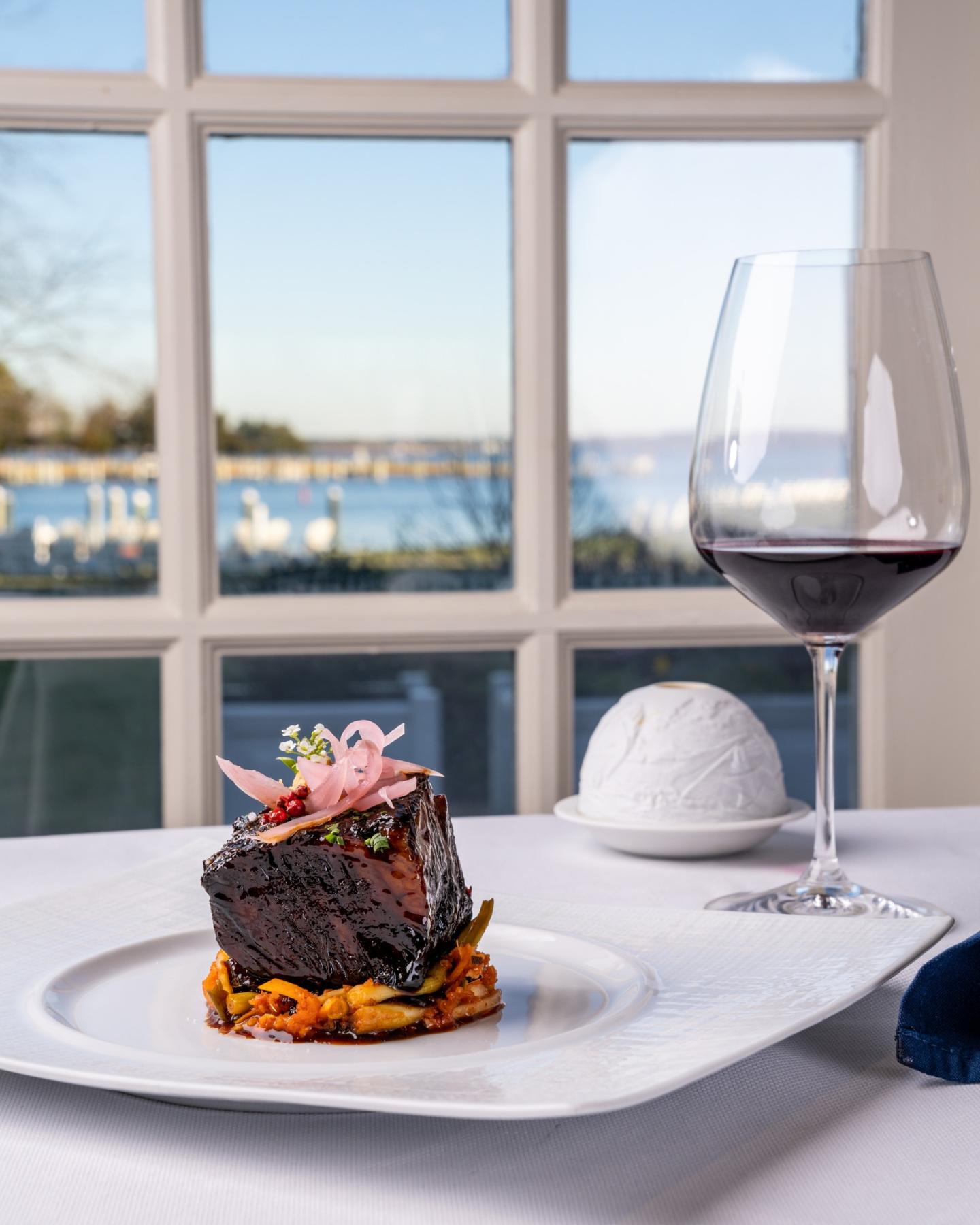 STARS Waterfront Dining